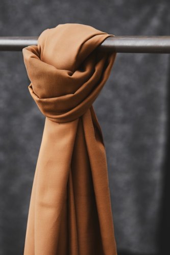 Smooth Drape Twill mit TENCEL™ - nougat - MeetMilk