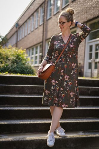 Preview: RESTSTÜCK 1,30m !!! - Viskosejersey - Japanese Flowers - khaki