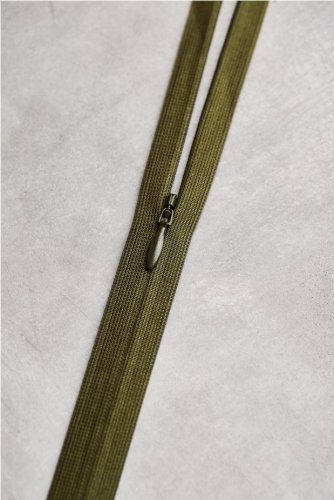 Reißverschluss - nahtverdeckt - 60cm - khaki