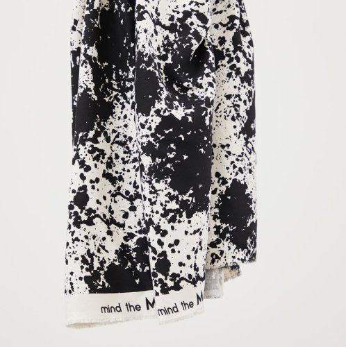 RESTSTÜCK 0,50m !!! - Crepe Viskose mit LENZING™ ECOVERO™ Fasern - Shadow Splash - creamy white - Mind the Maker