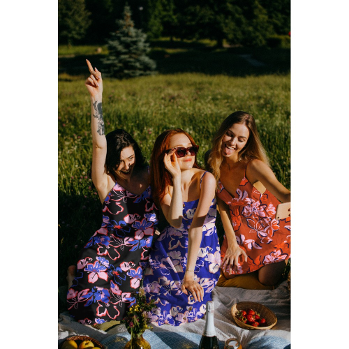 Preview: RESTSTÜCK 0,90m !!! - Viskose mit LENZING™ ECOVERO™ Fasern - Risa Flowers - cobalt
