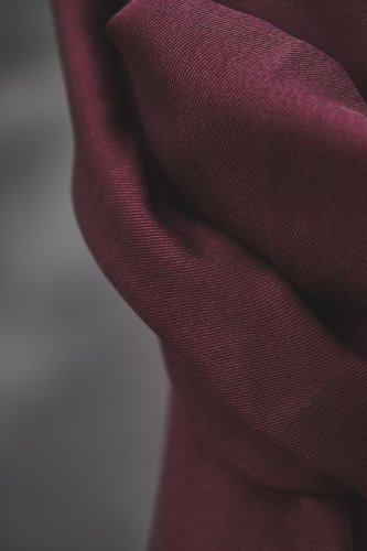 Preview: Smooth Drape Twill mit TENCEL™ - pinot - MeetMilk