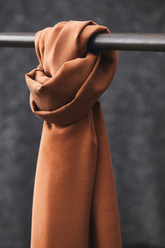 Smooth Drape Twill mit TENCEL™ - toffee - MeetMilk