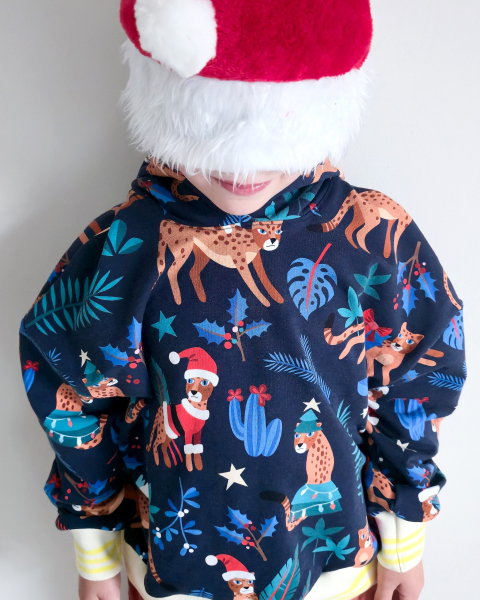 RESTSTÜCK 1,00m !!! - Bio Sweat - Leo Wild - Col. 1 navy - Wild Xmas - Hamburger Liebe - Albstoffe