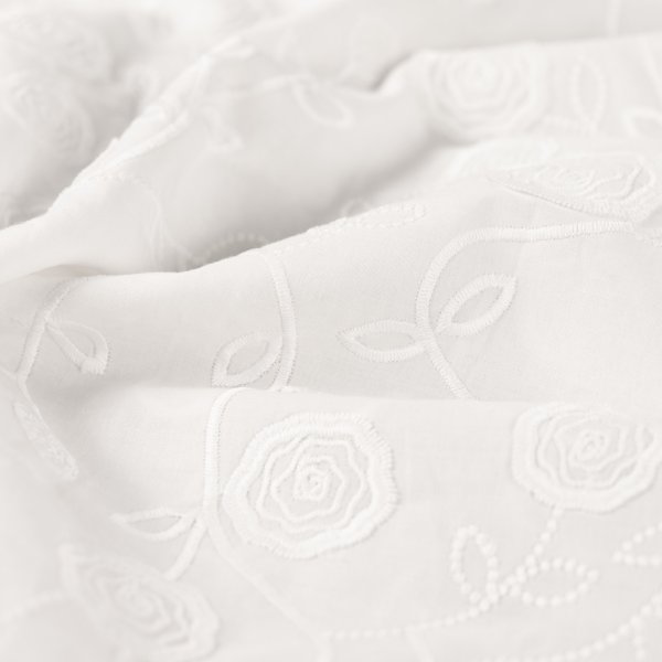 Baumwolle - bestickt - Alette Rose - weiß