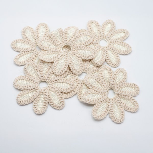 Applikation - Anni Flower - Aufnäher - natur