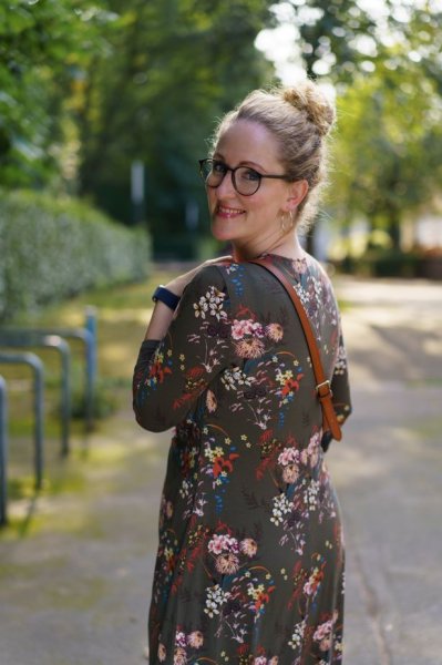 Viskosejersey - Japanese Flowers - khaki