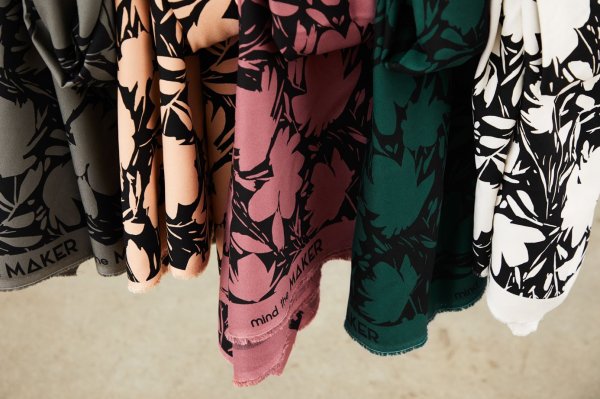RESTSTÜCK 1,20m !!! - Crepe Viskose mit LENZING™ ECOVERO™ Fasern - Floral Shade - rose - Mind the Maker