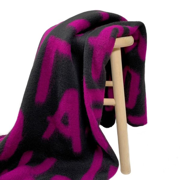 RESTSTÜCK 1,40m !!! - Mantelstrick - Wool - Alphabet - cyclam/black