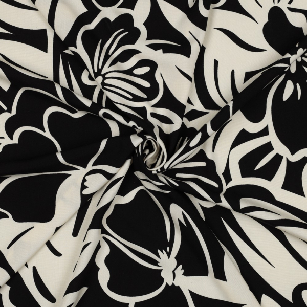 RESTSTÜCK 0,50m !!! - Viskose - Danae Flowers - black
