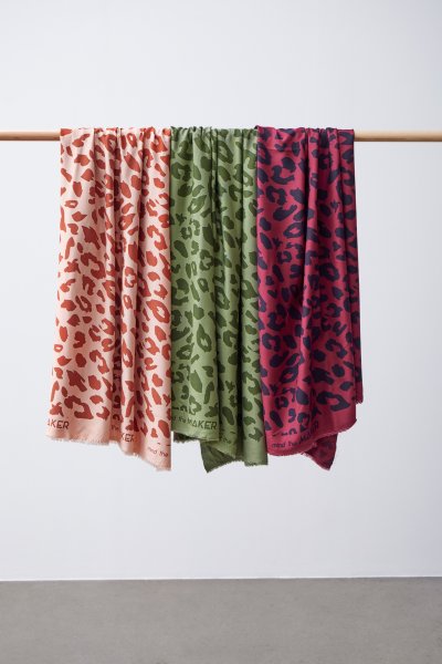 RESTSTÜCK 1,0m !!! - Viskose mit LENZING™ ECOVERO™ Fasern - Urban Leo - fuchsia - Mind the Maker