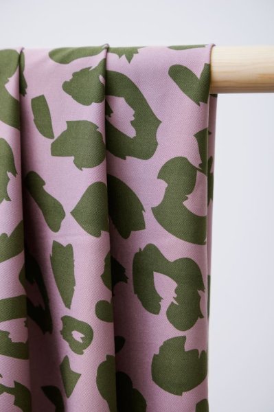 RESTSTÜCK 0,90m !!! - Viskose mit LENZING™ ECOVERO™ Fasern - Urban Leo - lilac - Mind the Maker