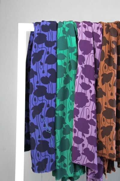 RESTSTÜCK 1,30m!!! - Crepe Viskose mit LENZING™ ECOVERO™ Fasern - Poppy Shade - lilac - meetMilk