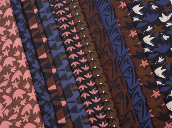 French Terry - Cozy Blüten - braun - free fallin` by brinarina - Swafing