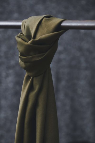 Smooth Drape Twill mit TENCEL™ - juniper - MeetMilk