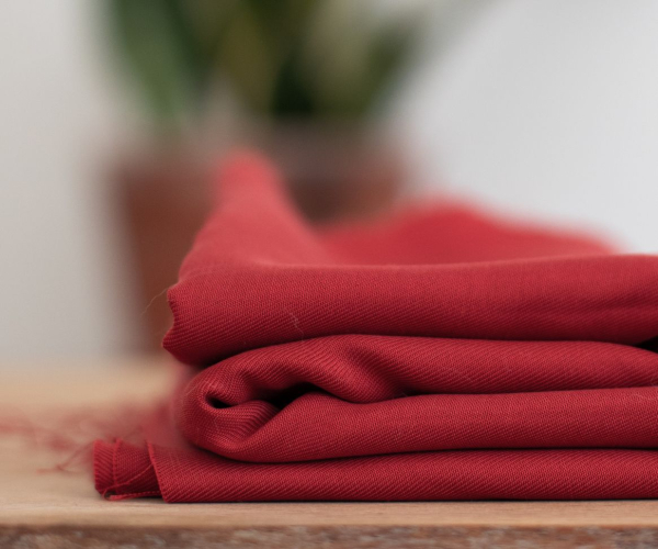 RESTSTÜCK 1,50m !!! - Smooth Drape Twill mit TENCEL™ - berry - MeetMilk