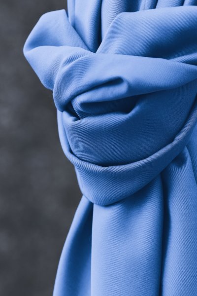 Smooth Drape Twill mit TENCEL™ - bright blue - MeetMilk