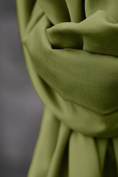 Smooth Drape Twill mit TENCEL™ - tea green - MeetMilk