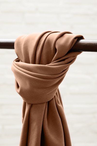 Soft Stretch Twill mit TENCEL™ - nougat - meetMilk